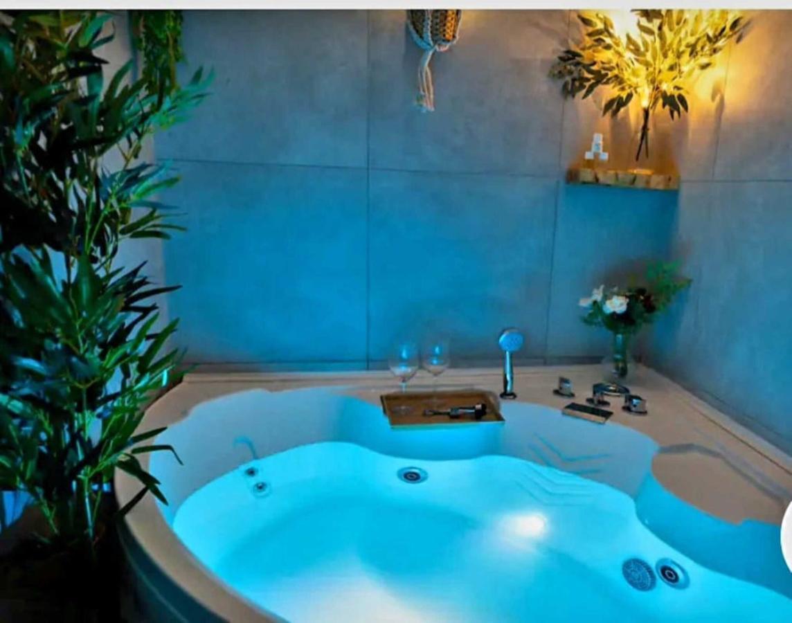 Casina Via Foria Bed & Breakfast Napoli Eksteriør bilde