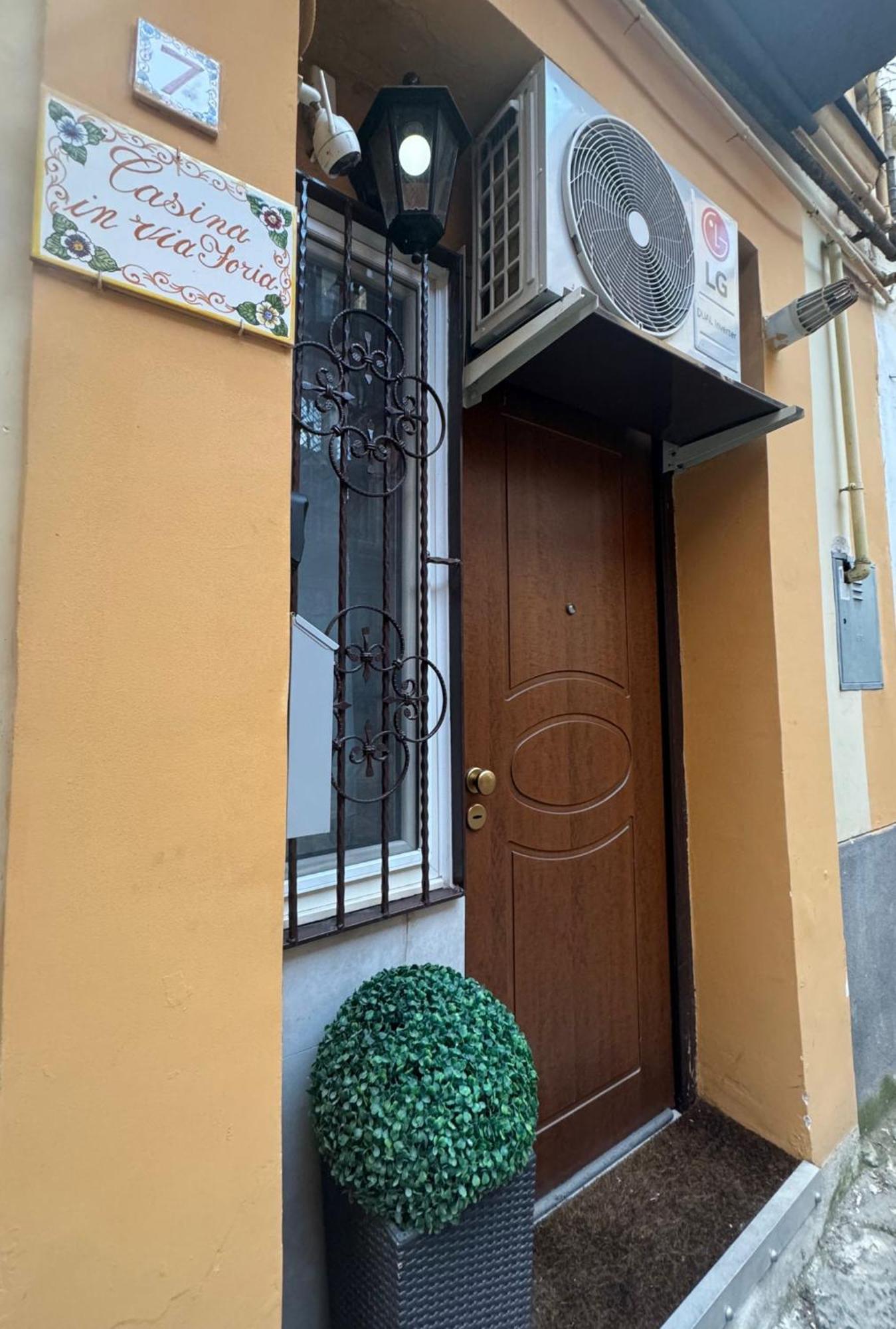 Casina Via Foria Bed & Breakfast Napoli Eksteriør bilde